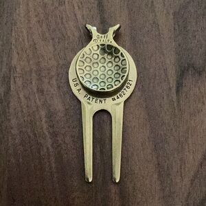 Pebble Beach Golf Divot